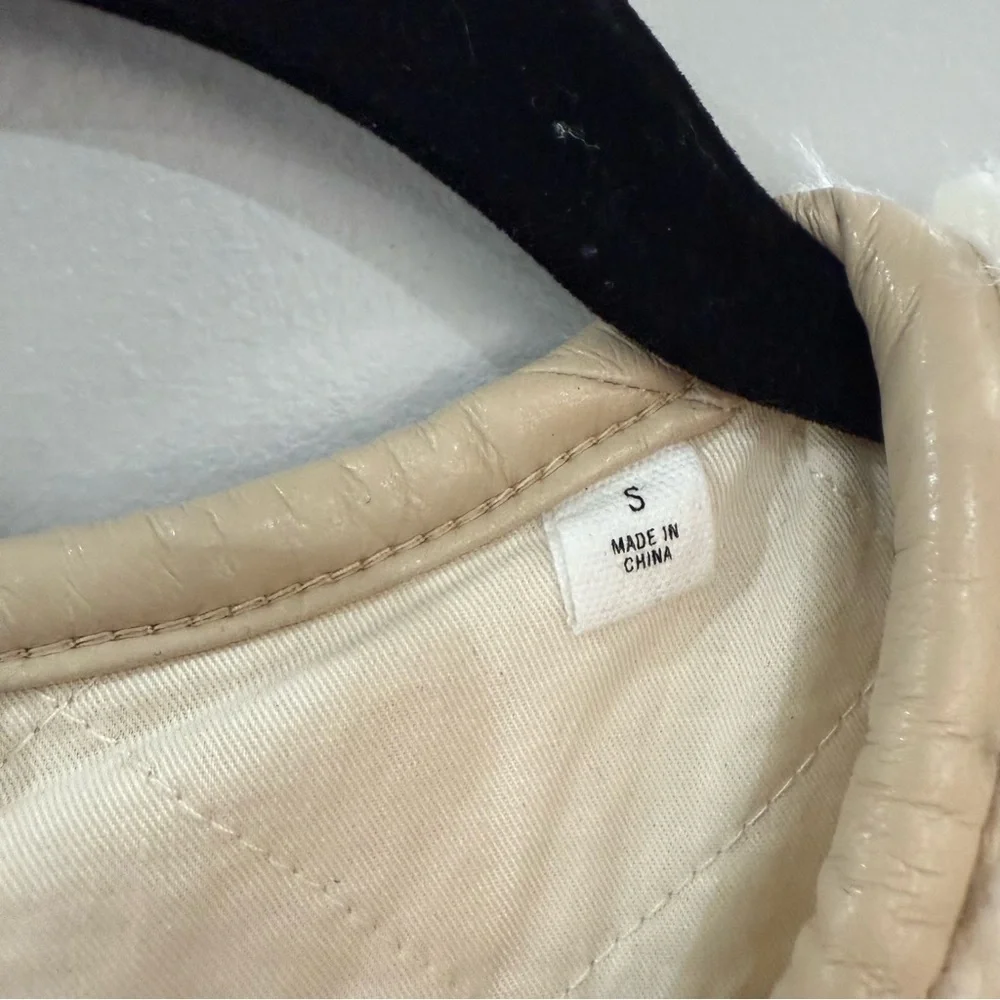 Aritzia Wilfred One Jacket River Sherpa Button Down in Birch White - Picture 5 of 6
